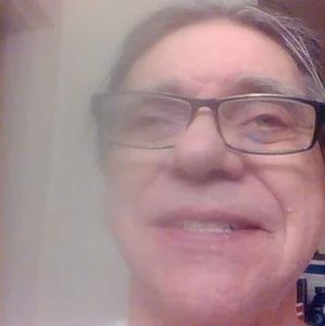 Meet your Posher, Dennis